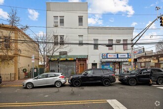 Building Photo - 154 Chestnut Ave