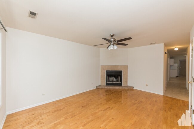 Foto del edificio - 845 N Hoyne Ave