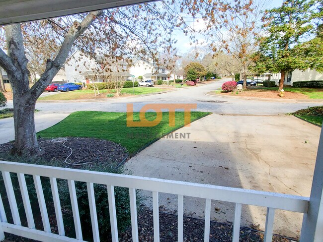 Foto del edificio - 32 Huntsfield Dr
