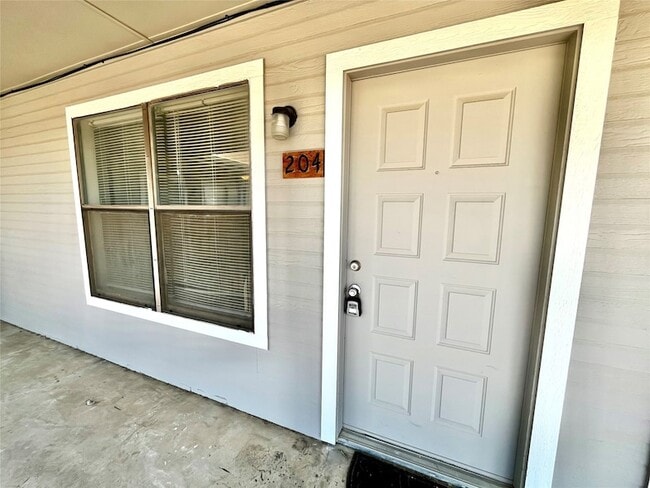 Photo - 2526 W Prairie St Apartment