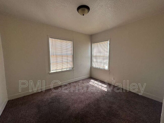 Building Photo - 1112 Barberry Ln