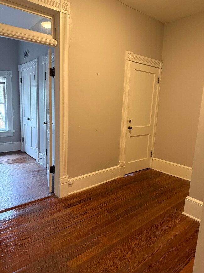 Foto del edificio - 531 NE 2nd St