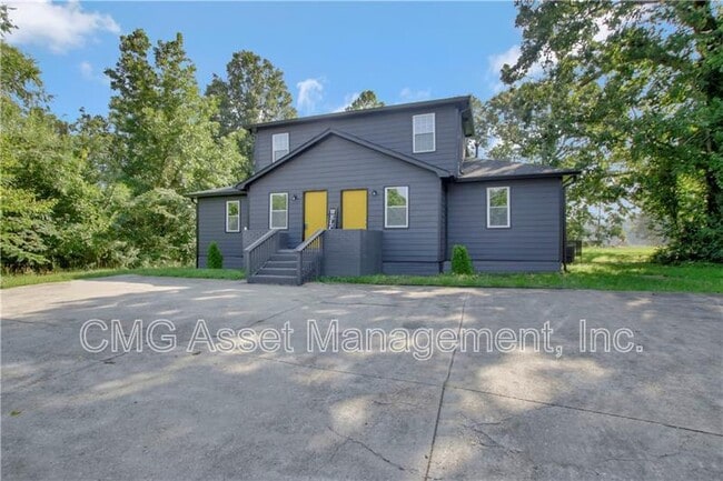 Building Photo - 551 Valley Hill Rd SE