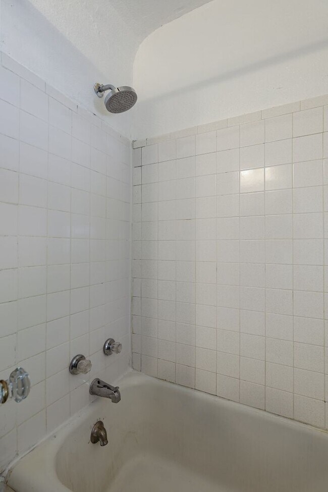 Foto del edificio - 1 Bed 1 Bath apartment in Okc close to Plaza District!