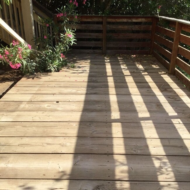 Building Photo - Serene Living In A 2 Bed/2 Bath Home with ...