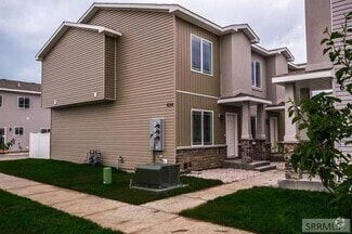 Building Photo - 702 S Saturn Ave