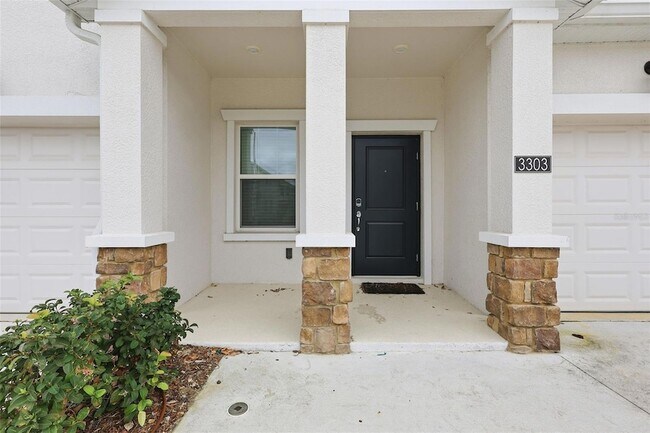 Foto del edificio - 3303 Laurent Lp