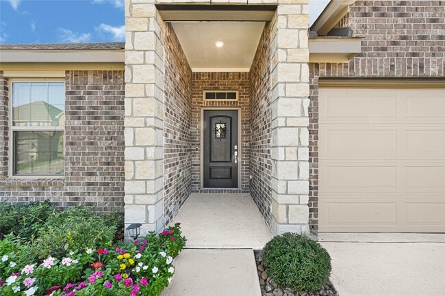 Building Photo - 11235 Stirton Dr