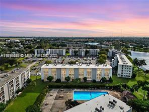 Foto principal - 8730 N Sherman Cir