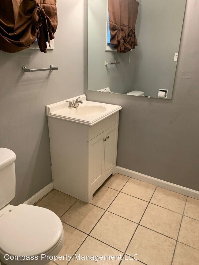 Foto del edificio - 4 br, 1.5 bath House - 1998 Britton Dr