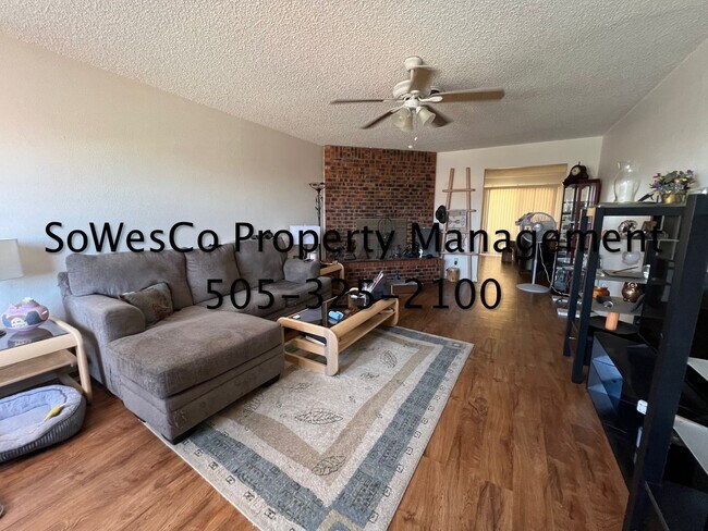 Foto del edificio - 5512 E Beech St