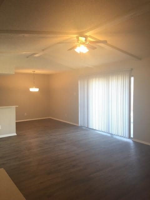 Building Photo - 853 Lexington Dr