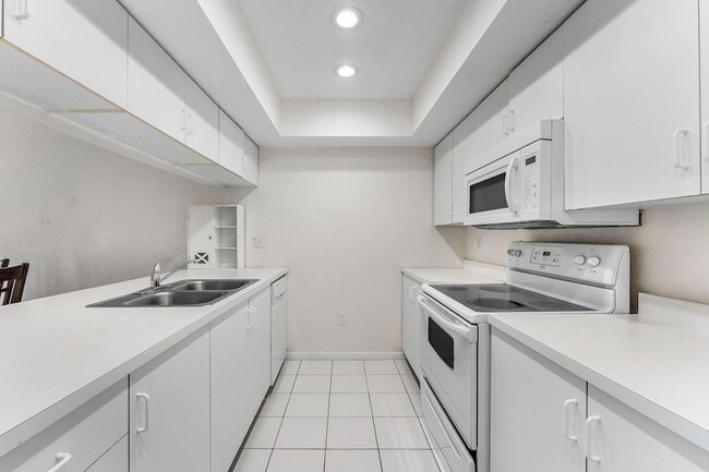 Photo - 170 Waterside Drive Unit 170 Apartment
