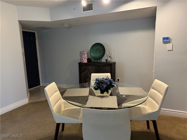 Foto del edificio - 8930 Colonnades Ct E