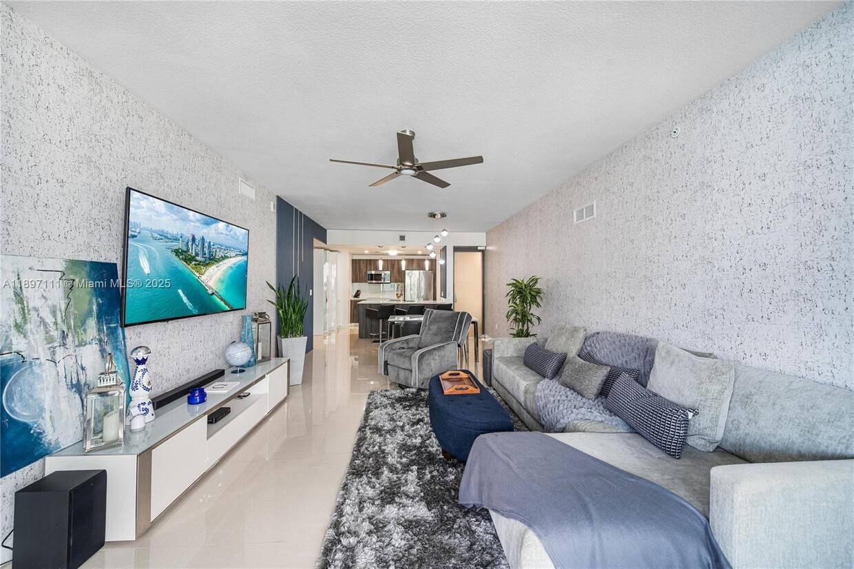 Foto principal - 488 NE 18th St