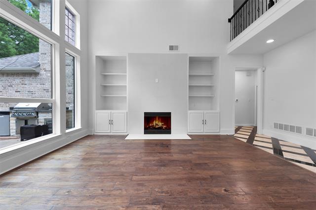 Foto del edificio - 3310 Meadow Wood Dr