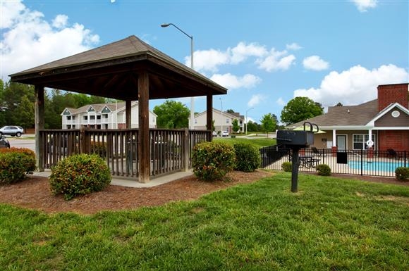 Picnic Area - The Links at Thorndale