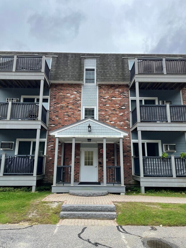 27 Ernest Ave Unit 11, Exeter, NH 03833 Condo for Rent in Exeter, NH