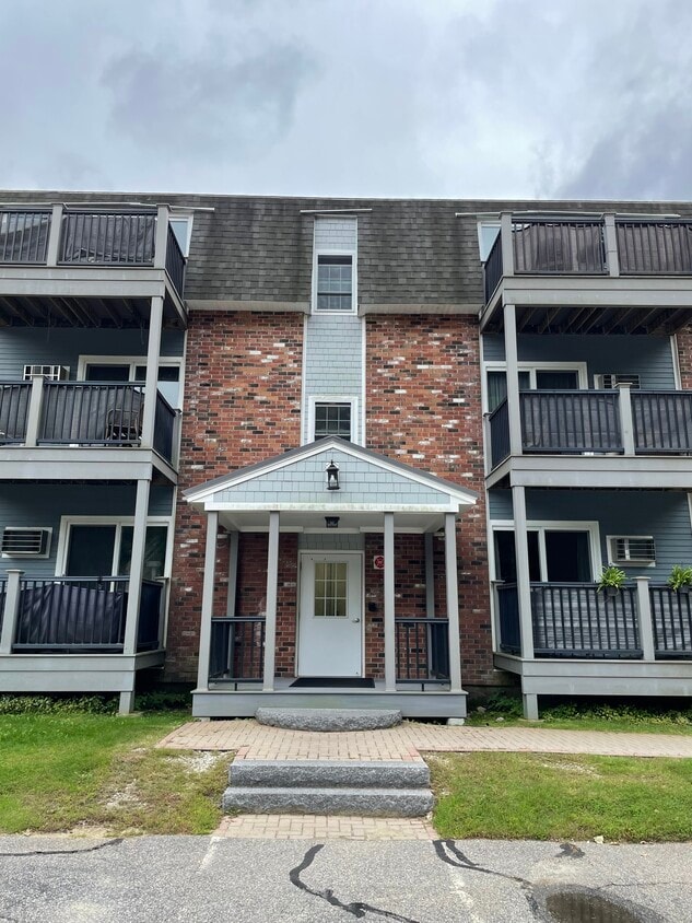 27 Ernest Ave Unit 11, Exeter, NH 03833 Condo for Rent in Exeter, NH