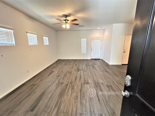 Foto del edificio - 1747 W Minton St