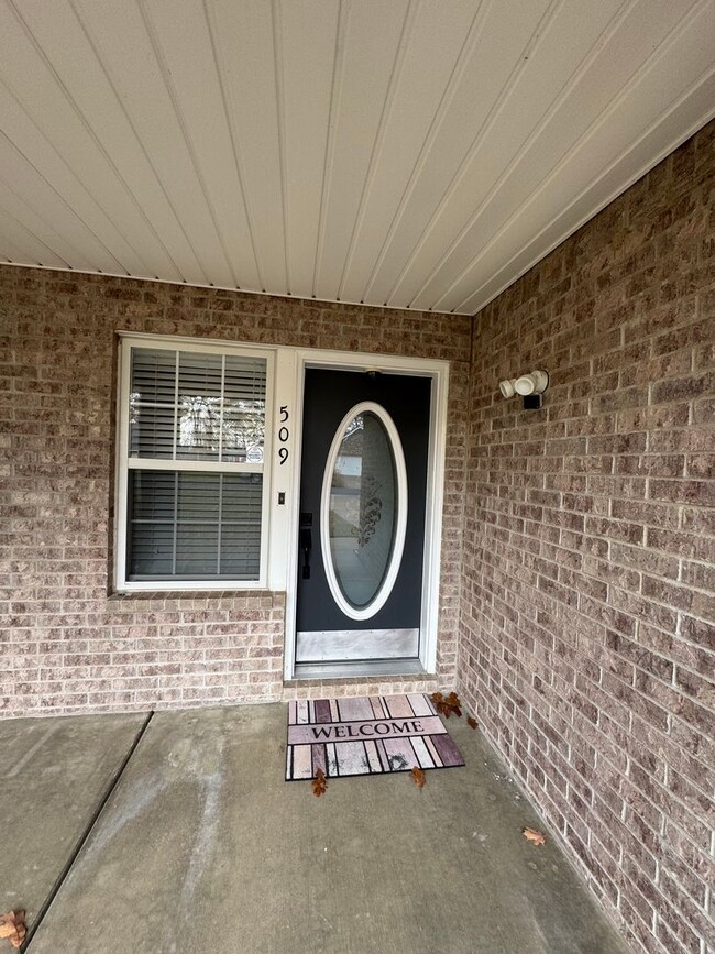 Foto del edificio - Immaculate home in Gentry close to schools