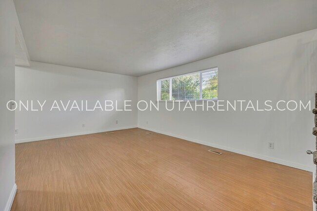 Building Photo - 234 W Foxbridge Dr