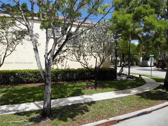 Foto del edificio - 15562 SW 50th Ct