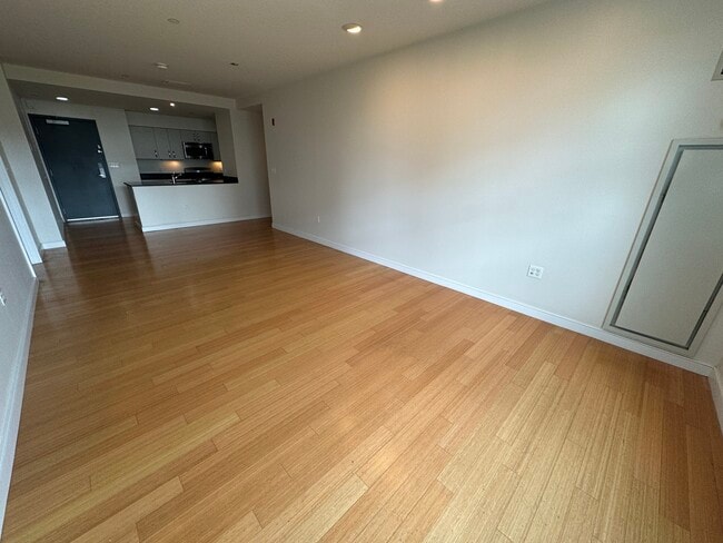 Building Photo - 108 E Brookline St