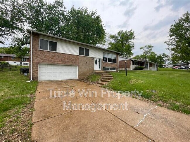 Foto del edificio - 2022 Northaire Ln