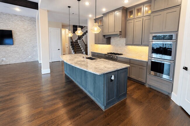 Building Photo - 2418 Sandhill Crest Ln