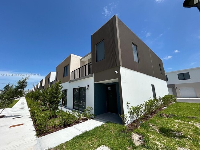 Building Photo - 14624 SW 261st Ter