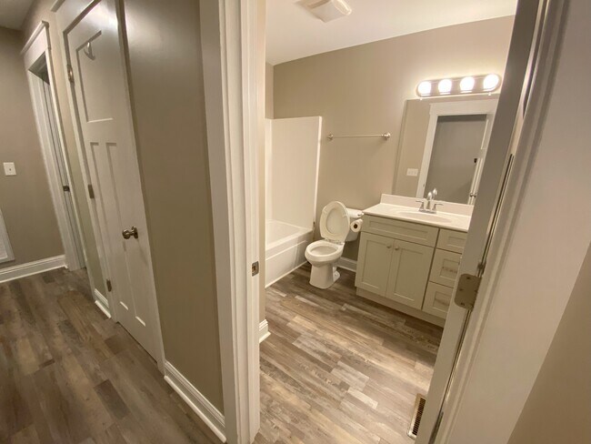 Foto del edificio - 524 Mill Creek Rd