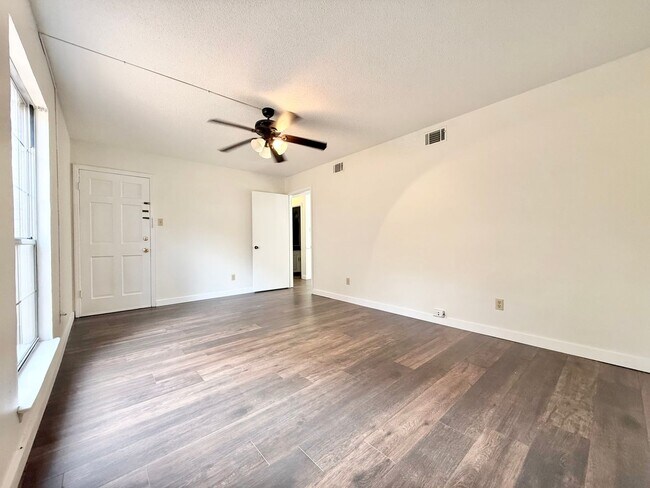 Foto del edificio - 1906 Brownwood Rd