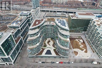 Building Photo - 1 Edgewater Dr