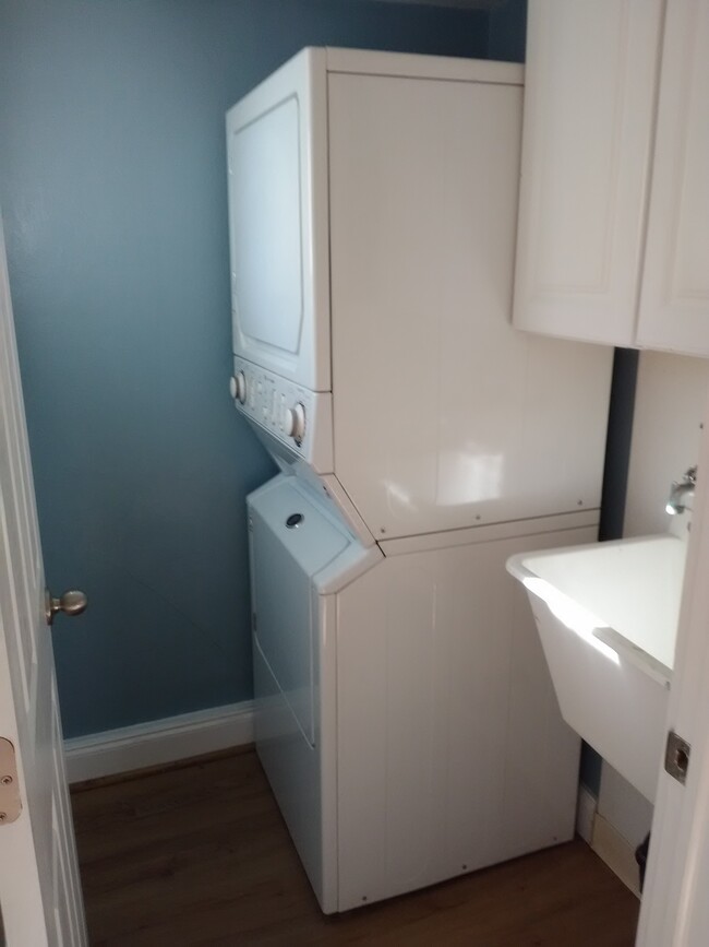 Laundry Room - 128 Main St