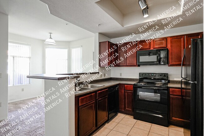Building Photo - 2 Bed 2 Bath Condo in Ahwatukee!