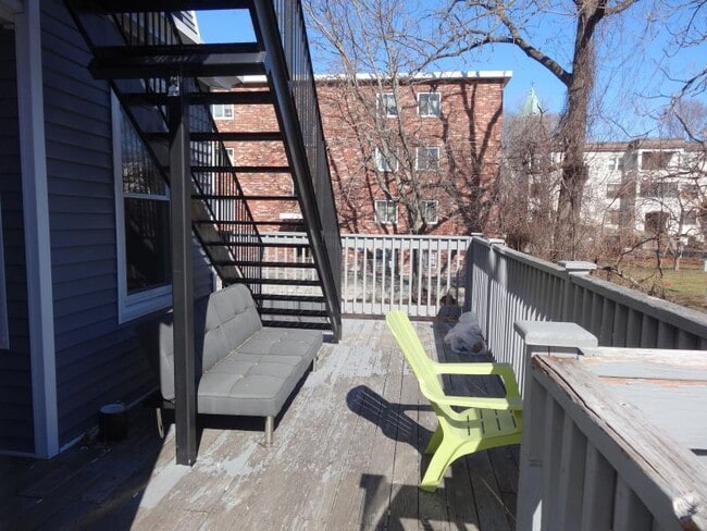 Foto del edificio - 10 Greylock Rd