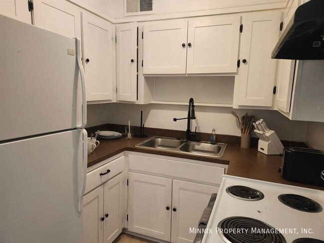 Foto del edificio - 5005 Ave W.