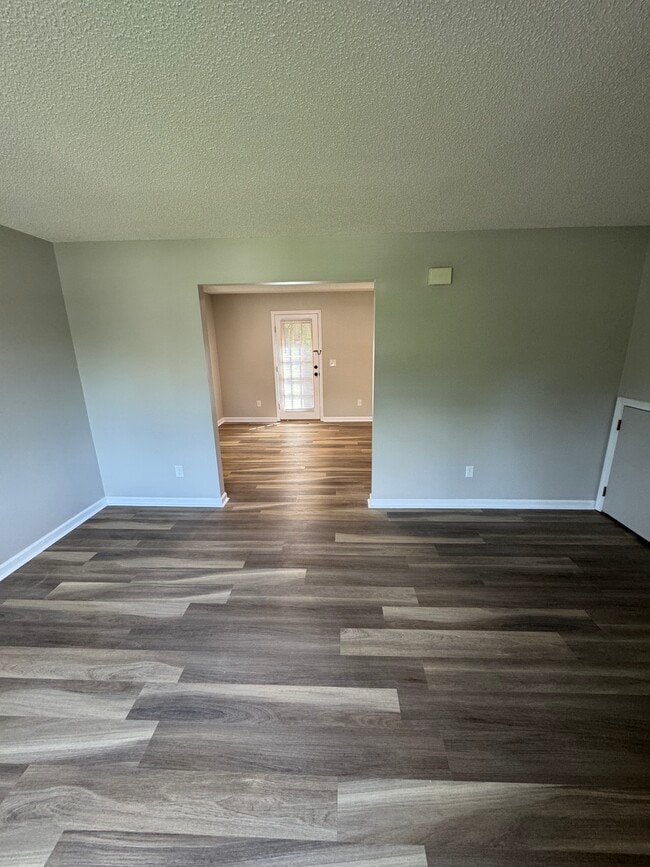 Building Photo - 2237 Forest Acres Dr