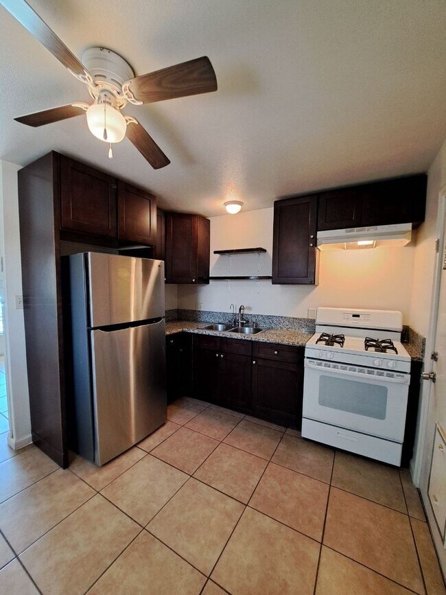 Foto del edificio - 2-bedroom Single Family Home with Solar!