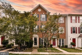 Building Photo - 20947 Colecroft Square