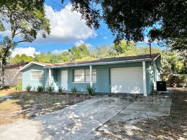 Building Photo - 15114 Omaha St