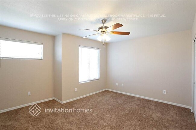 Building Photo - 4461 W Galapagos Ave