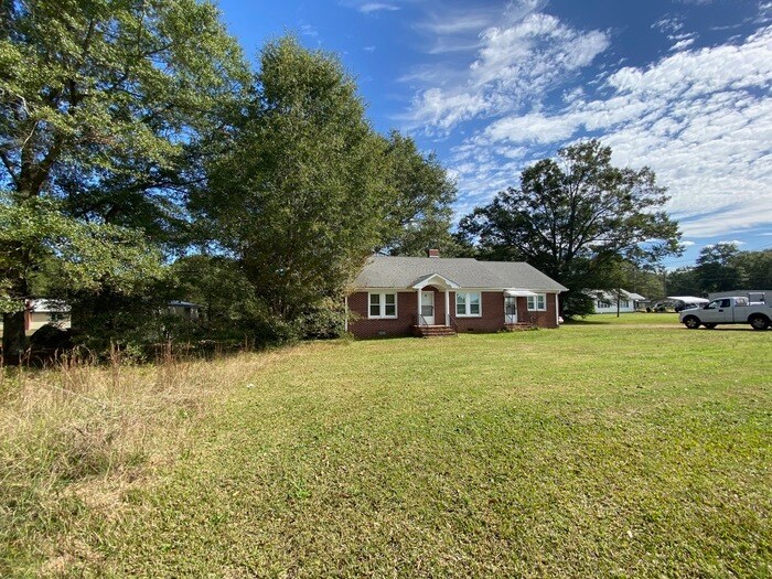 Brick Ranch in Pelzer House for Rent in Pelzer, SC
