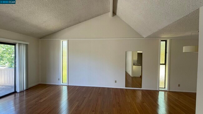 Building Photo - 2650 Jones Rd