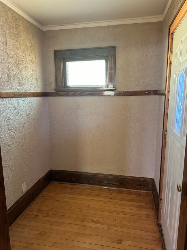 Área del vestíbulo delantero - 5253 N 34th St