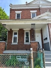 Building Photo - 1458 Kenwood Ave