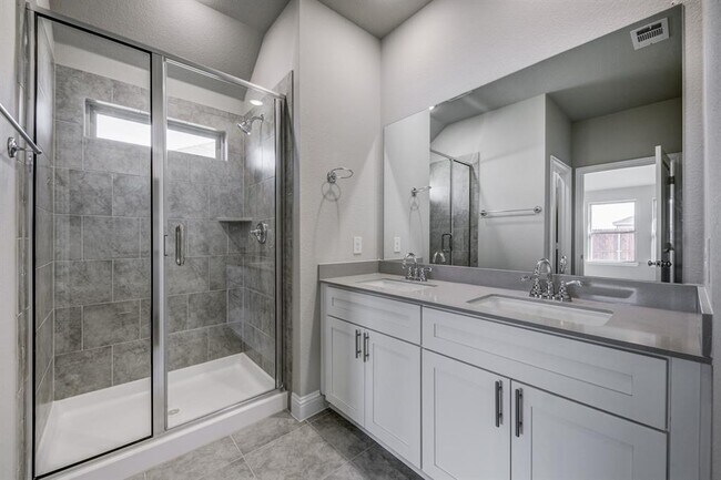 Foto del edificio - 1080 Norias Dr