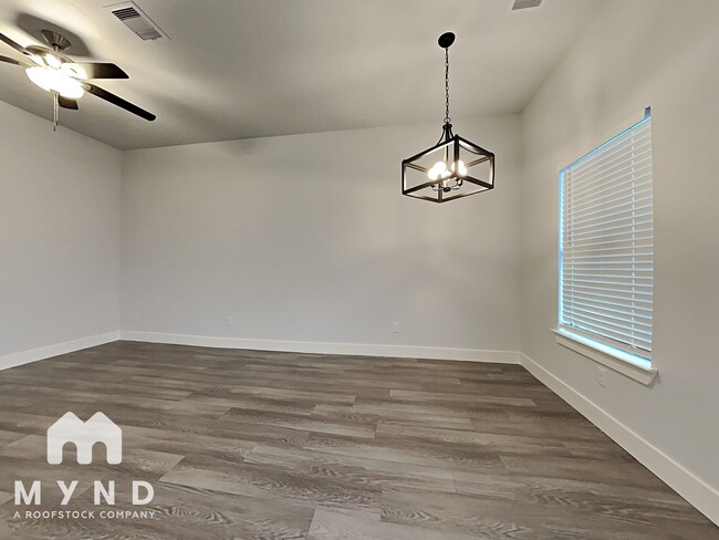 Building Photo - 4826 Paula St