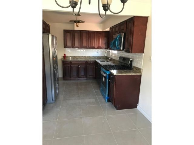Foto principal - 2120 Hoyt Ave S